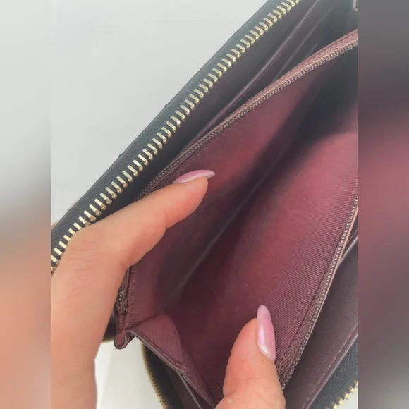 CHANEL Black Chevron Wallet with Gold Accents - Picture 8 of 10